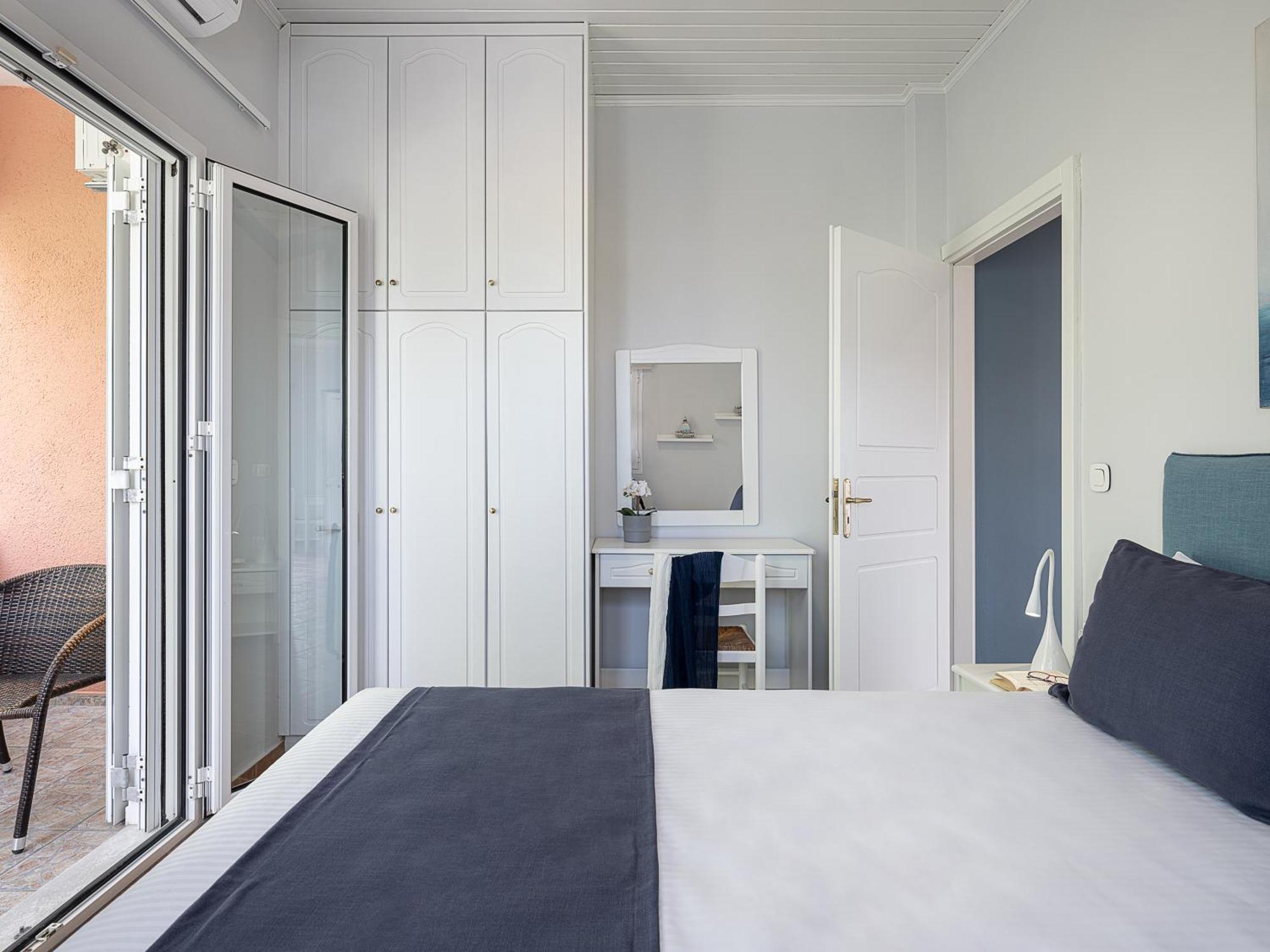Elena Seafront Luxury Apartments Almirida Habitación foto